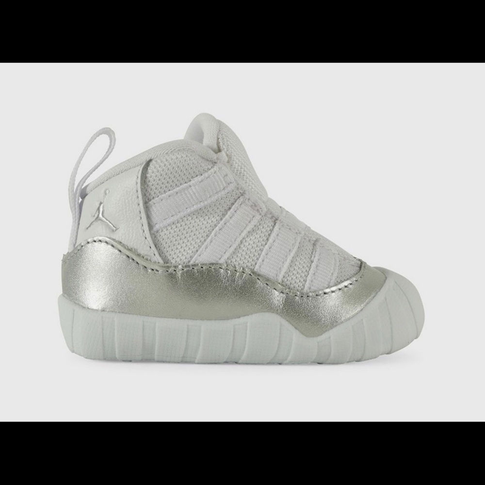 Jordan 11 Crib Booties White Platinum (1) 3 inf.